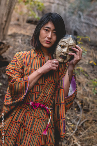 Canvastavla Portrait of sexy and young japanese woman with beautiful old traditional brown a