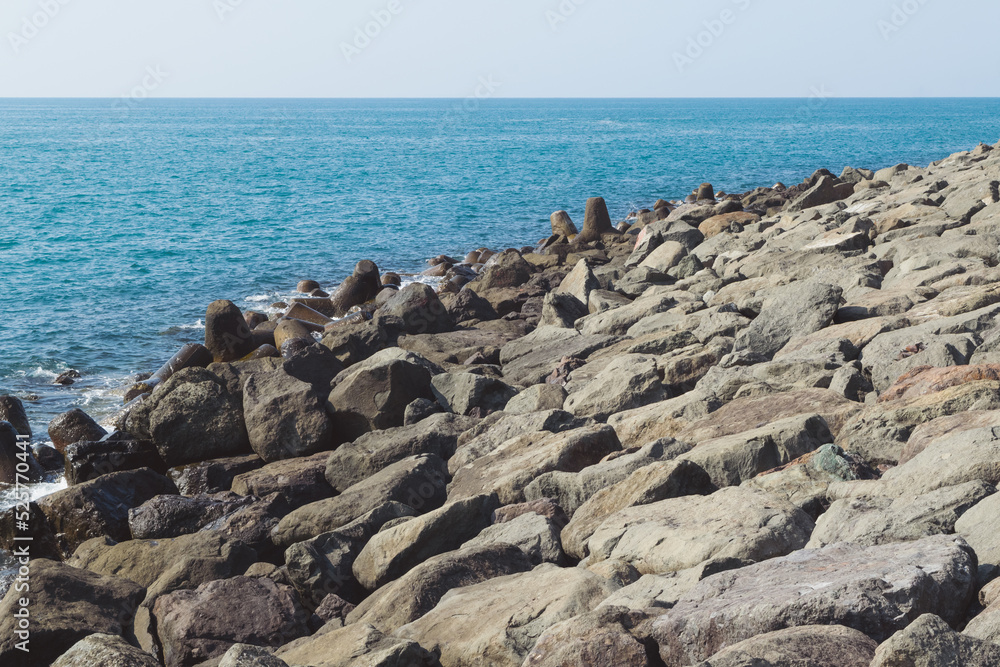 sea and rocks