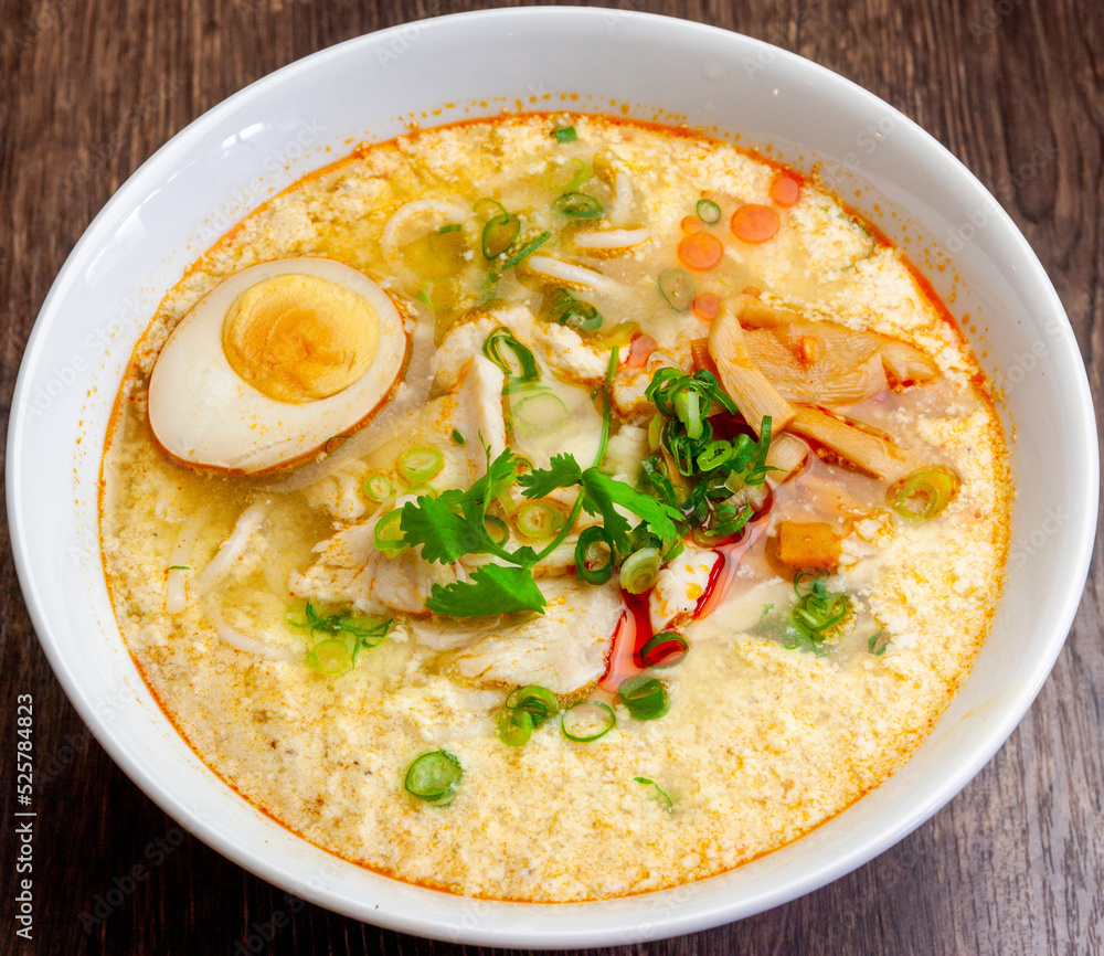 豆乳の鶏白湯米粉麺、豆漿鶏湯麺(トウジャンジータンメン) 豆乳の鶏白湯米粉麺、豆漿鶏湯麺(トウジャンジータンメン)