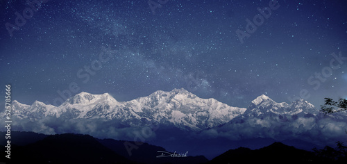 Tableau sur toile The Sleeping Buddha at Night from Darjeeling.
