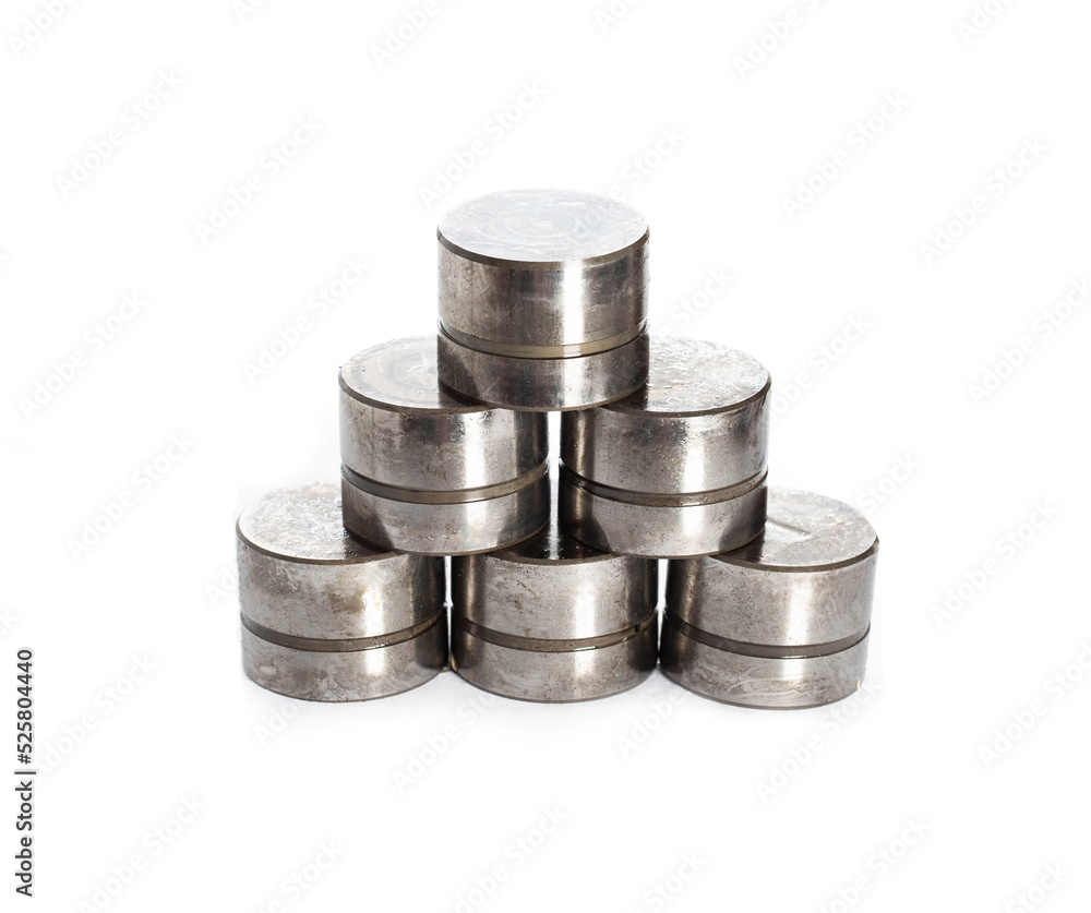 Hydraulic compensators in the lubrication system of a car engine