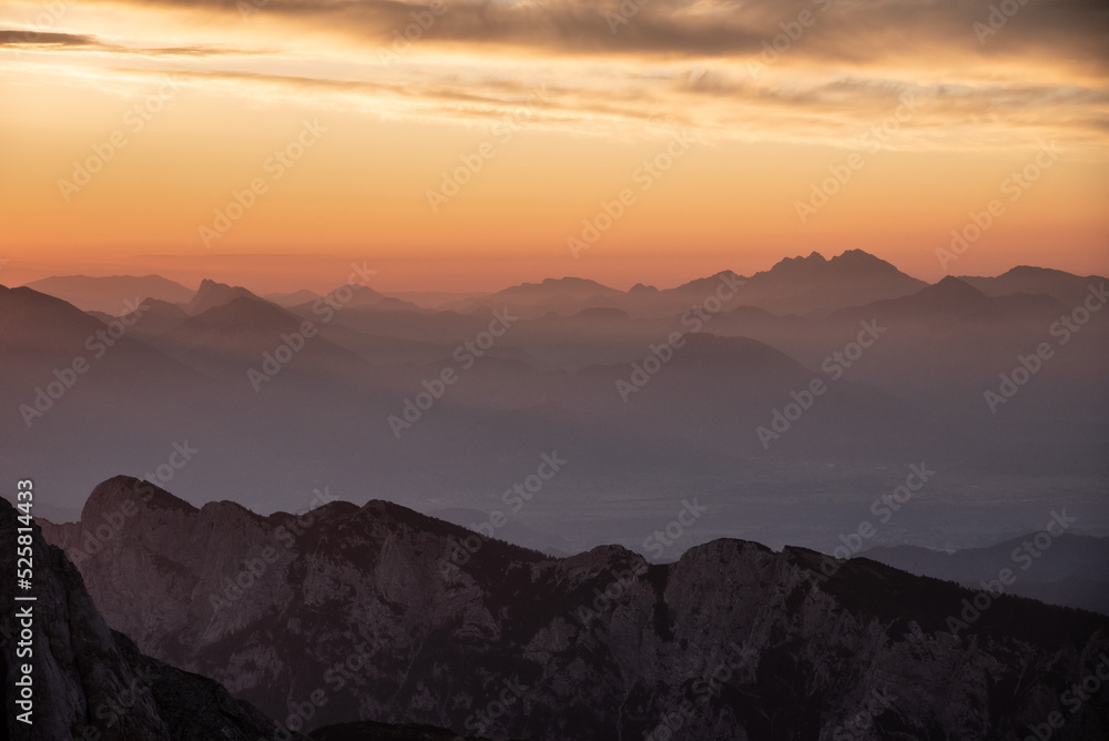 Sonnenaufgang mit Berge Sonnenaufgang mit Berge