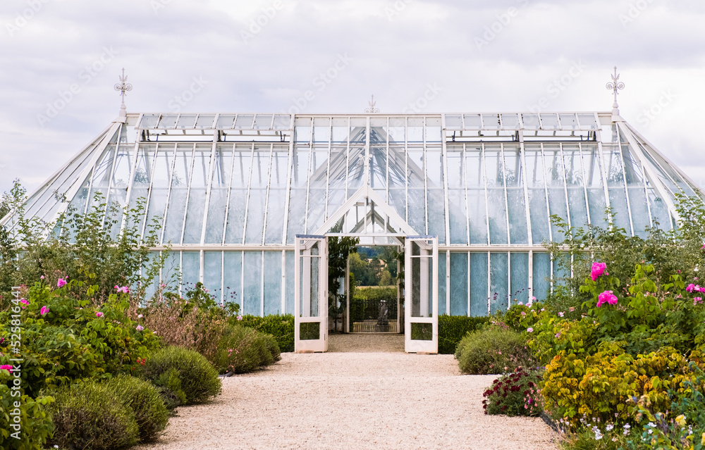 Obraz premium Elegant Victorian Greenhouses At Eythrope Gardens On The Waddesdon Manor Estate