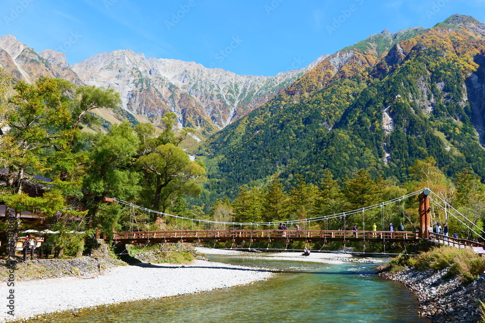 上高地。中部山岳国立公園の観光名所。松本、長野、日本。10月上旬。