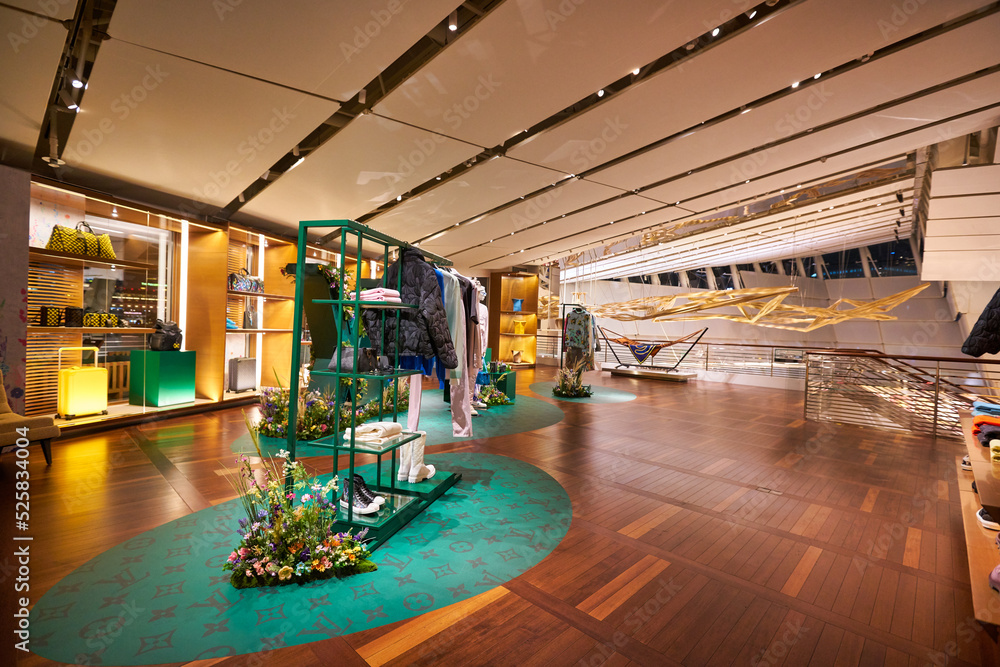 Louis Vuitton at Marina Bay Sands Editorial Image - Image of