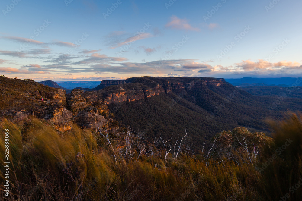 Obraz premium Beautiful sunset view at Blue Mountains, Sydney, Australia.