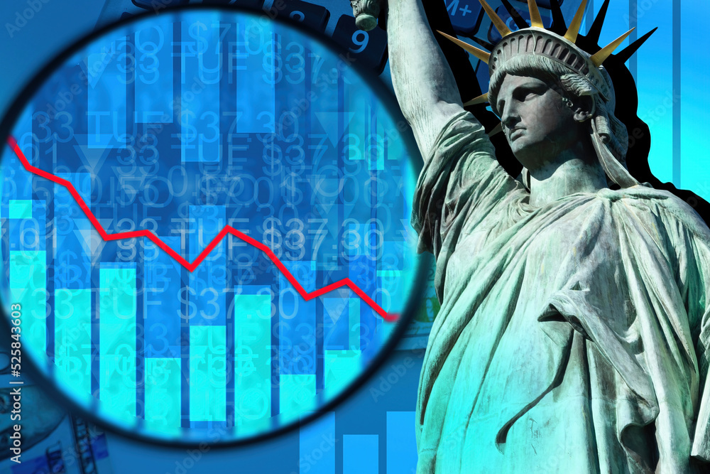Obraz premium Falling value of American companies. Decrease in quotations on American stock exchange. Concept of losses in US stock market. Statue of Liberty next to descending line. United States stock market.