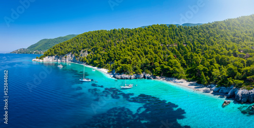 Obraz na plátně Panoramic aerial view of the beautiful paradise beaches with emerald sea and Pin