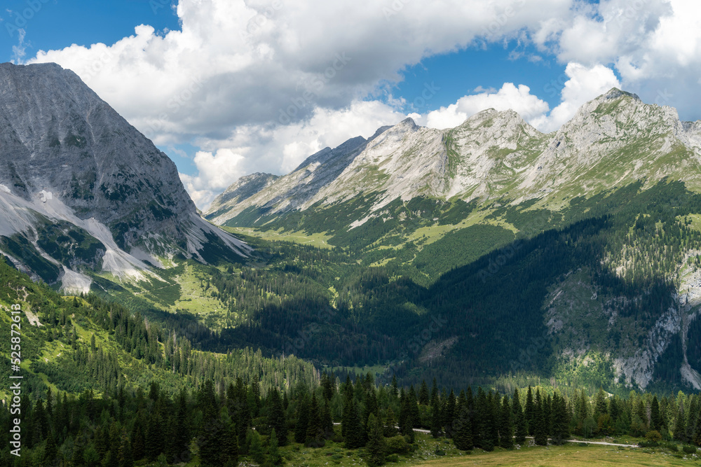 Blick ins Karwendeltal vom Karwendelhaus aus