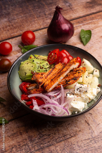 Salat Bowl mit Avocado