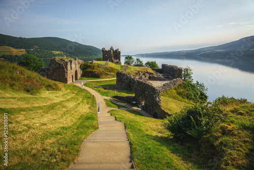 Tableau sur toile Urquhart Castle