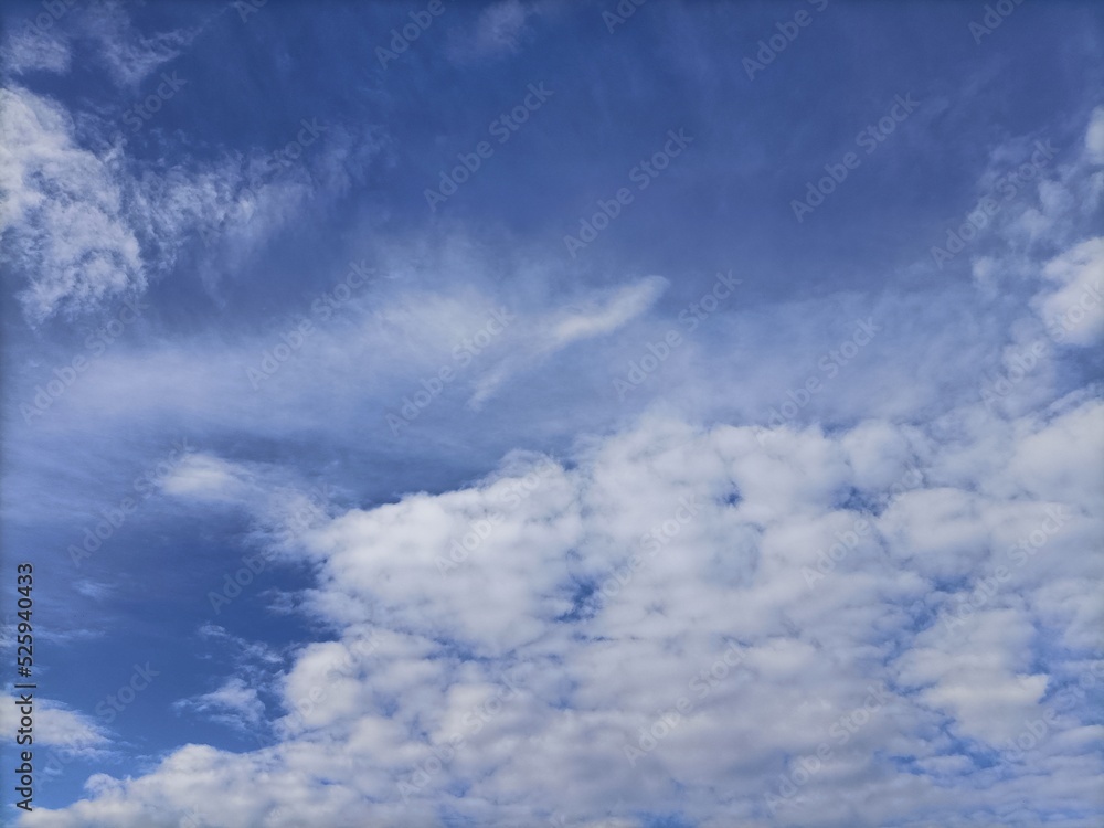 Obraz premium blue sky with clouds - sky replacement image for photo edit