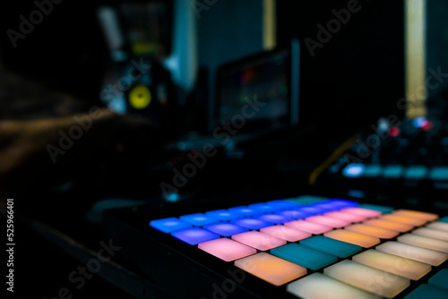 controller for dj and electronic music