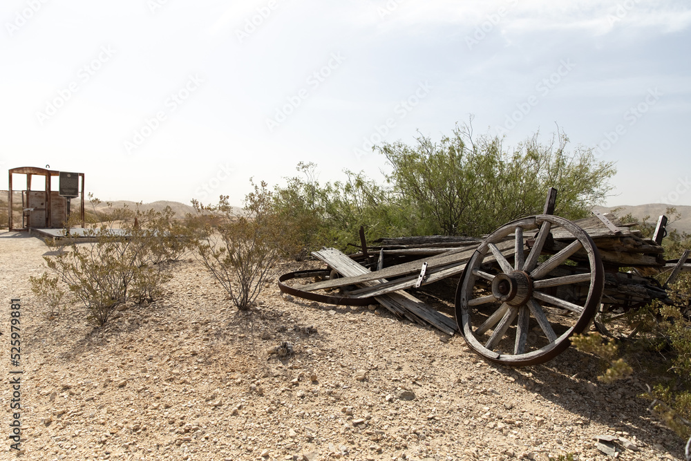 Fototapeta premium Abandoned wagon in Terlingua Ghost Town in Texas