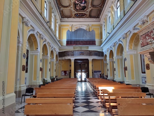 Vietri sul Mare - Interno del Duomo di San Giovanni Battista dall'altare photo