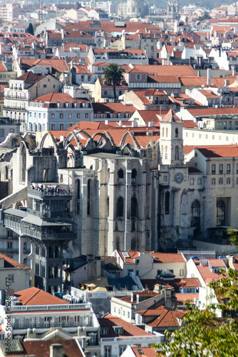 Catedral quemada en el centro de Lisboa