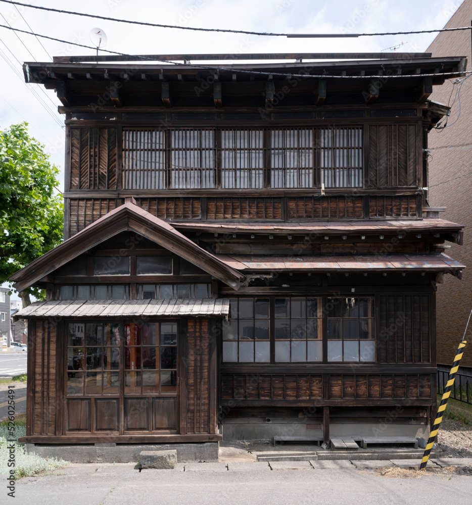 日本の古い木造二階建アパート/狭小住宅/一戸建て/昭和建築 Stock-Foto 