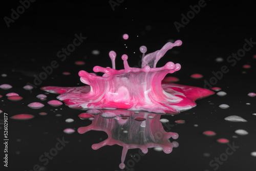 Obraz na płótnie pink and white paint splat liquid abstract art w salonie