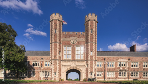 Obraz na płótnie St. Louis, Missouri - 08.22.2021 - Brookings Hall on the Danforth Campus of Washington University in St. Louis. w salonie