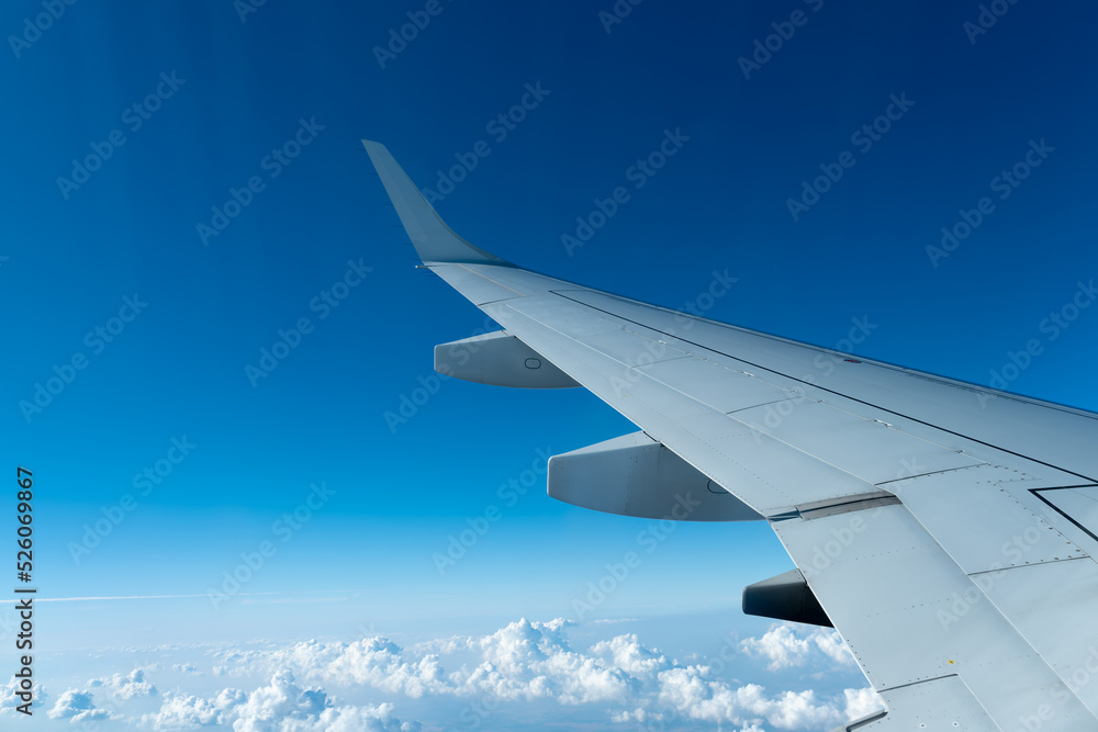 Fototapeta premium Partir en voyage en avion