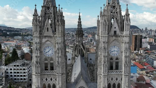 Quito, Basílica y Panecillo