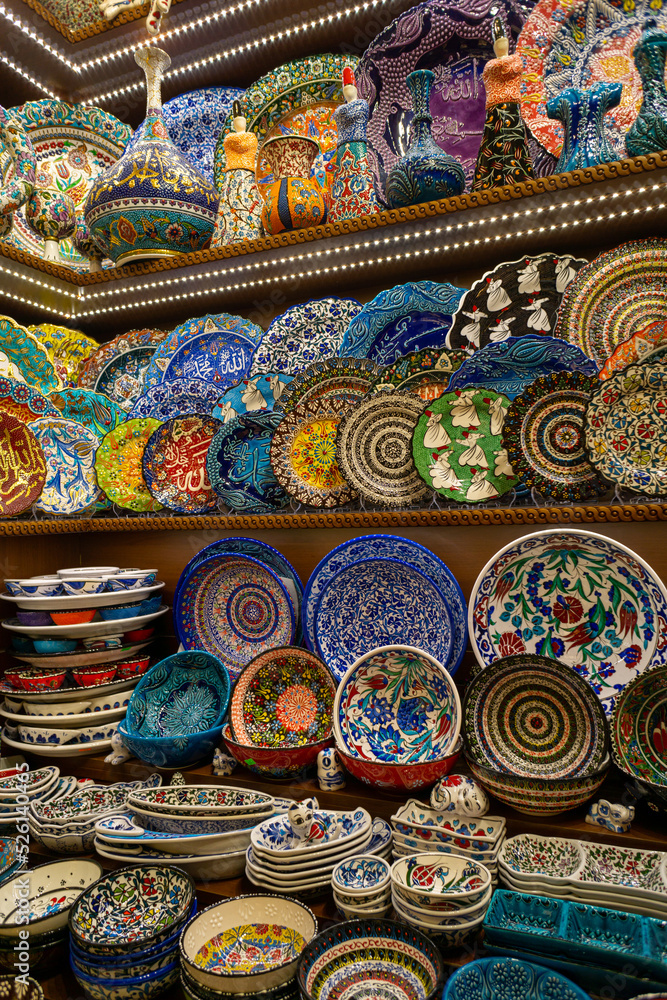 Colorful ceramic plates in the spice bazaar in Istanbul