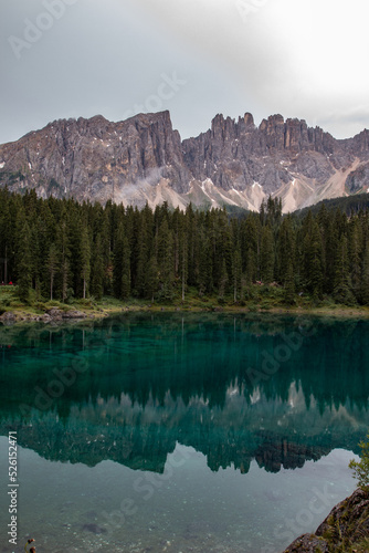 riflesso sul lago 