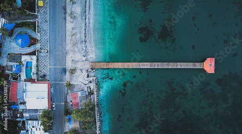 Muelle en la playa © Pedro