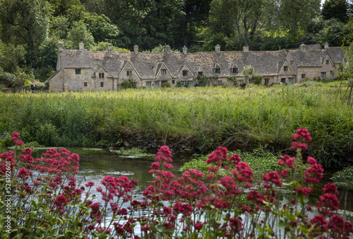 bibury, cotswolds, cottage, england, gloucestershire, UK, great brittain, flowers, ditch, canal, © A