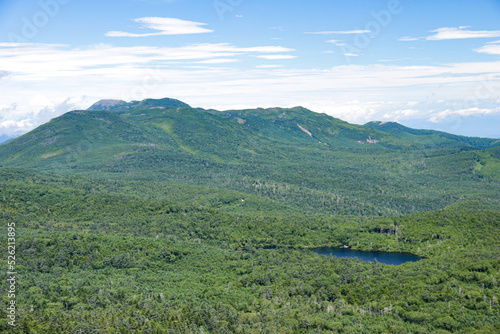 夏の北八ヶ岳 『にゅう』山頂からの風景 白駒池を望む