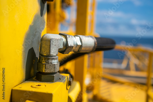 Hydraulic couplings and cables are used in crane applications in the petroleum industry.