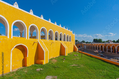 Templo de San Antonio de Padua, Izamal, Yucatán, México photo