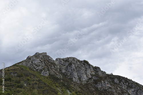 Le château de Montségur sur son pog