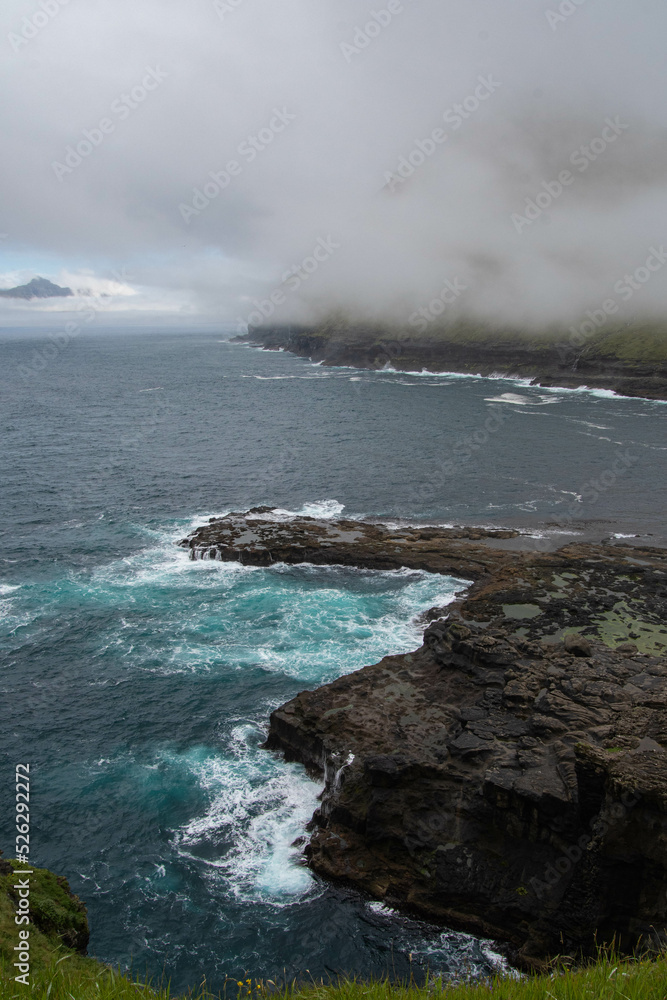Küstenlandschaft auf den Färöer Inseln
