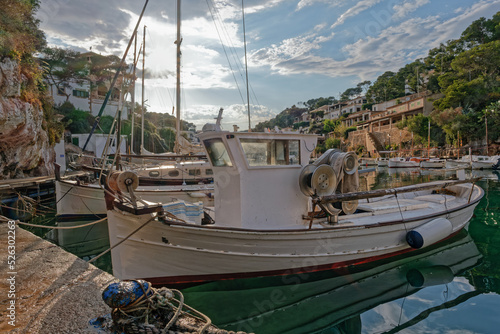 Canvas-taulu Fishing boat in the port of Cala Figuera in Mallorca, Spain