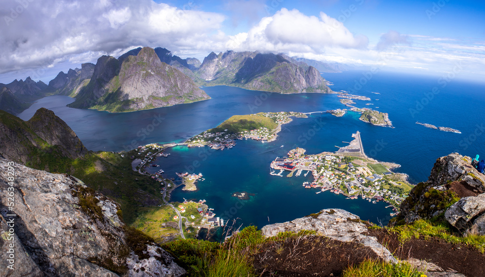 Wanderung zum Reinebringen auf den Lofoten in Norwegen