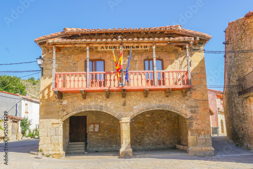 Wallpaper Mural Ayuntamiento de Terriente en Teruel , Aragón clasica construcción aragonesa de p