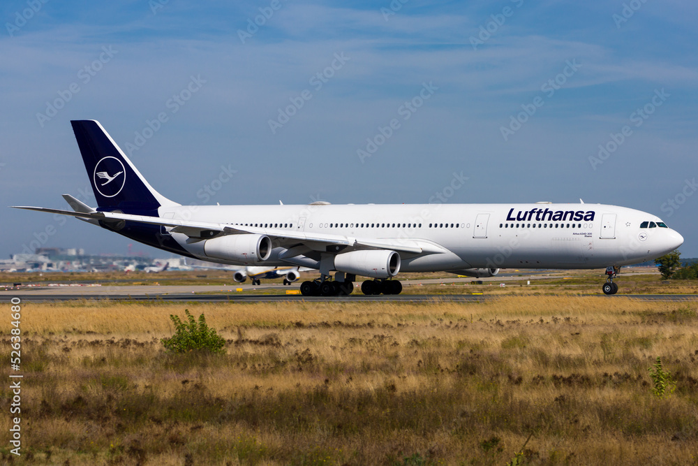 Lufthansa Airbus A340-300 (in new livery) aircraft accelerating for ...