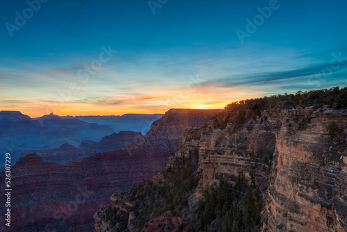 Morning light breaks over the Grand Canyon © Andrew S.