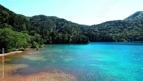 Wallpaper Mural 志賀高原　大沼池　コバルトブルーの美しい池　空撮 Torontodigital.ca