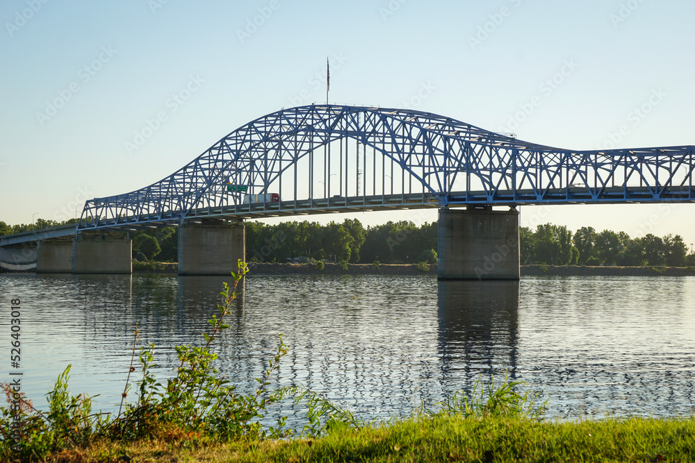 Naklejka premium Blue bridge over Columbia River in Tri-Cities Washington