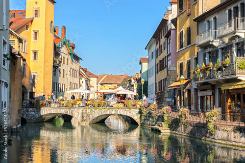 Fotografiet The beautiful medieval town of Annecy, French Alps