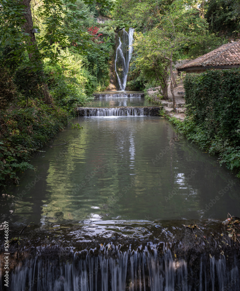 Naklejka premium fountain in the park