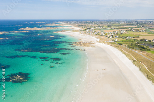 Vue aérienne du littoral de la cote des légendes dans le Finistère nord en région Bretagne photo