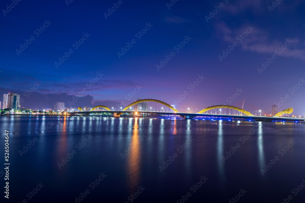 Naklejka premium Beautiful dawn at Han river, Da Nang City.