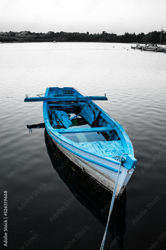 Boot, Hafen, altes Boot, blau, blaues Boot, Jolle, Nussschale, wasser, wrack, leck, sinken