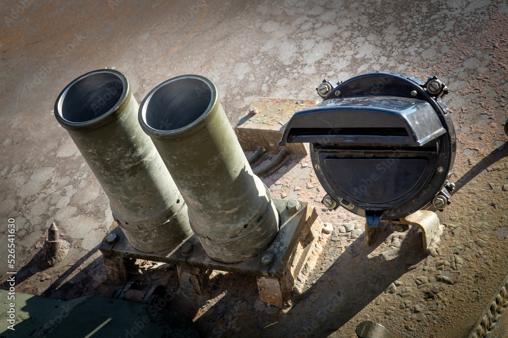 Elements for launching flares or protection on a military tank Elements for launching flares or protection on a military tank