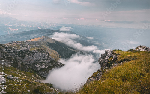 Photo Vista del panorama sul Gran Sasso d'Italia dopo un temporale estivo, Abruzzo