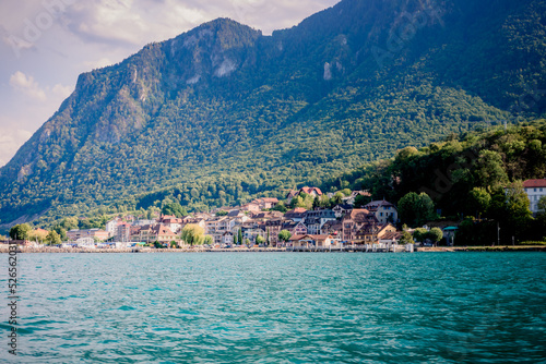 Le lac Léman et Port-Valais en Suisse