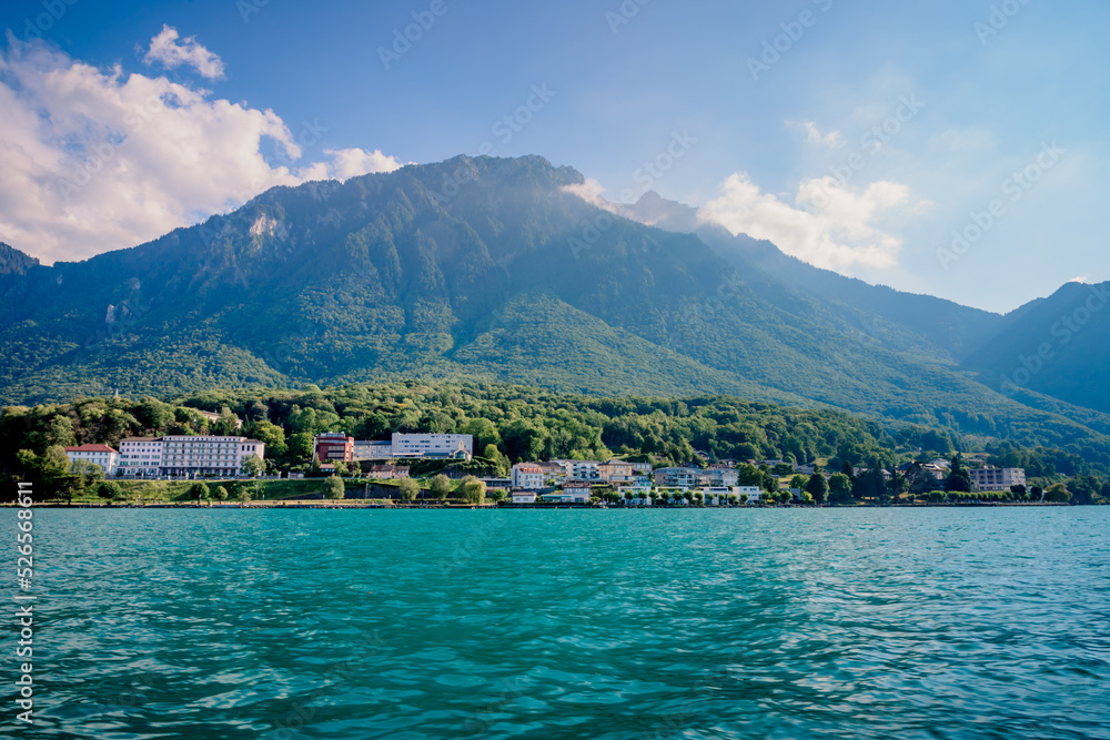 Le lac Léman et Port-Valais en Suisse